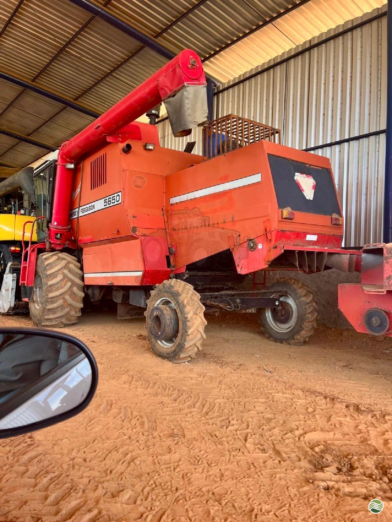 COLHEITADEIRA MASSEY FERGUSON MF 5650 Consulting Agro ITUVERAVA SÃO PAULO SP